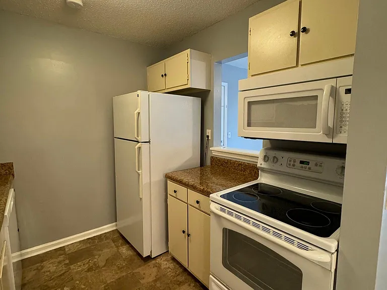 5661 Hornaday Rd #H — Photo 10