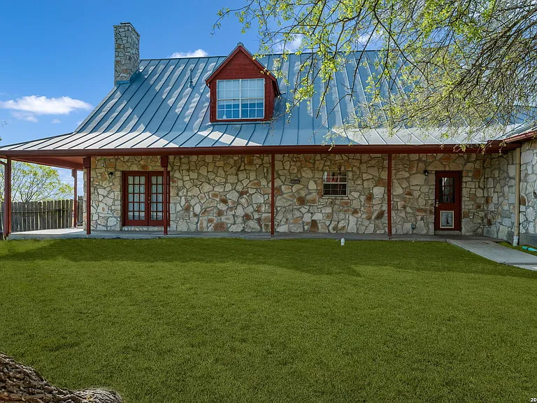360 Private Road 4619 — Photo 26