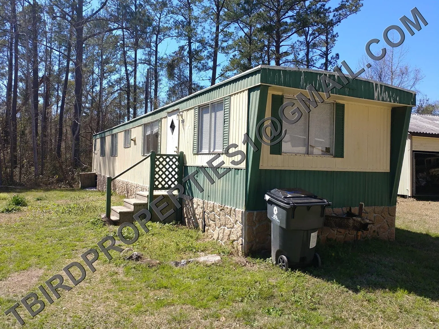 2 bed, 1.5 bath, $950 — Photo 1