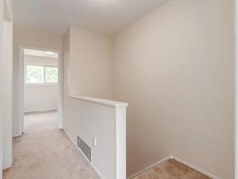 225 Upland Dr SE — Photo 11