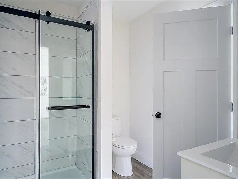 316 Belgrade Ave #201 — Photo 12