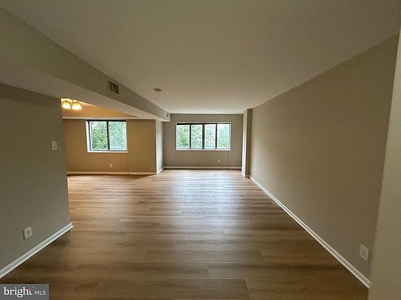 4th image of 5340 Holmes Run Pkwy Unit 217
