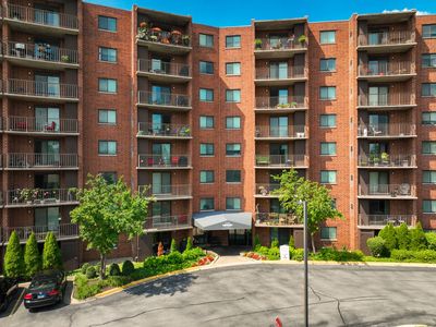 1 Bloomingdale Pl APT 301, Bloomingdale, IL, 60108