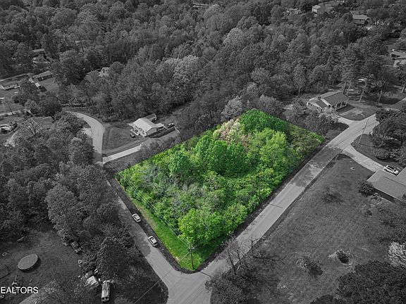 4th image of 450 Dogwood Dr