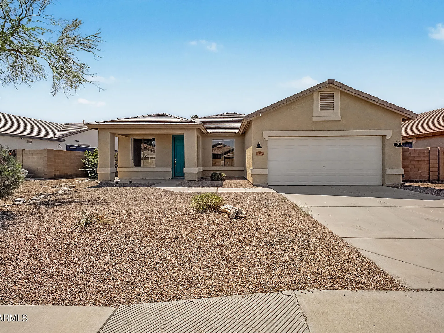 4 bed, 2.0 bath, 2171 sqft, $2,400 — Photo 1