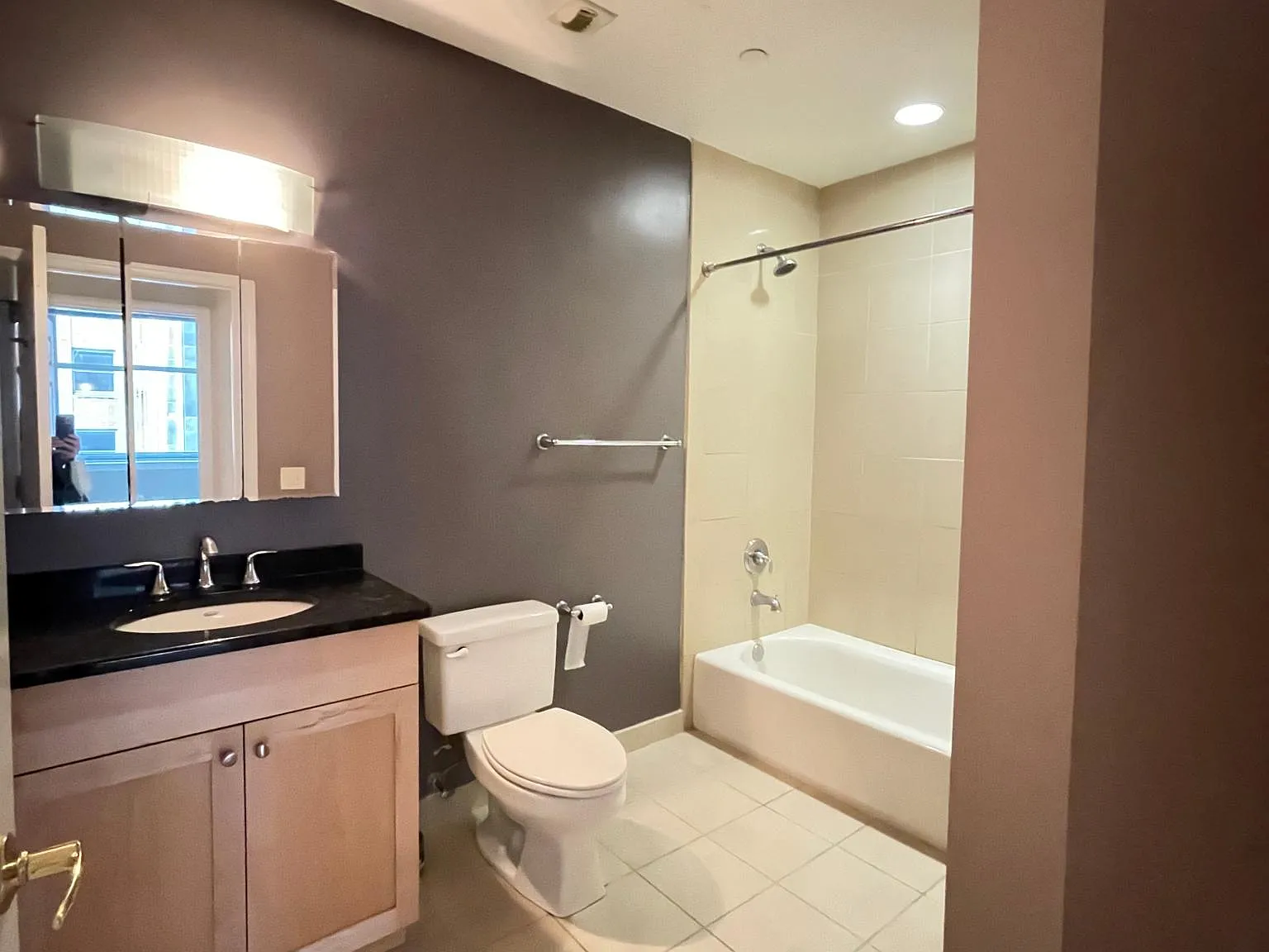 1 bed, 870 sqft, $2,250 — Photo 4