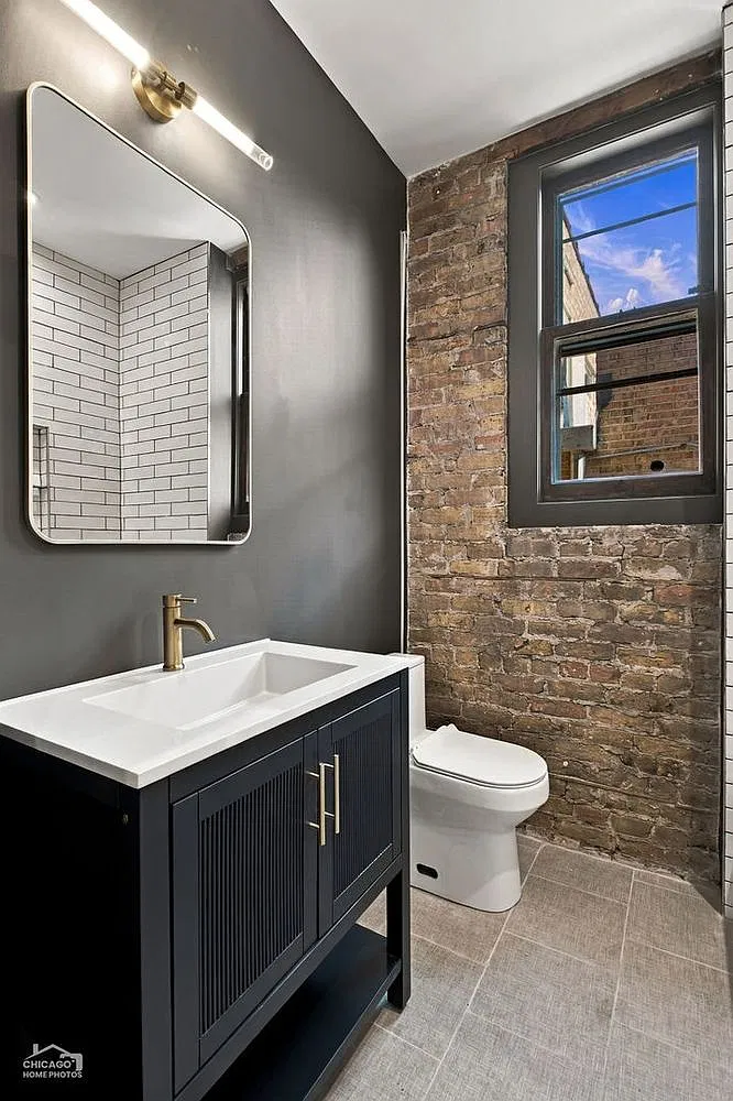 2502 W Augusta Blvd — Photo 2
