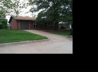 910 Walnut St, Claremore, OK 74017