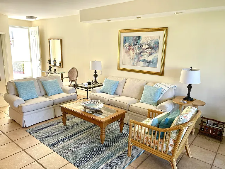 900 Lambiance Cir — Photo 2