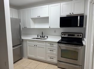 38 SW 7th St, Dania, FL 33004