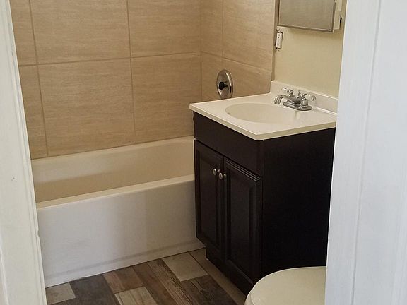 This is the newly completely remodeled bathroom, Finishing