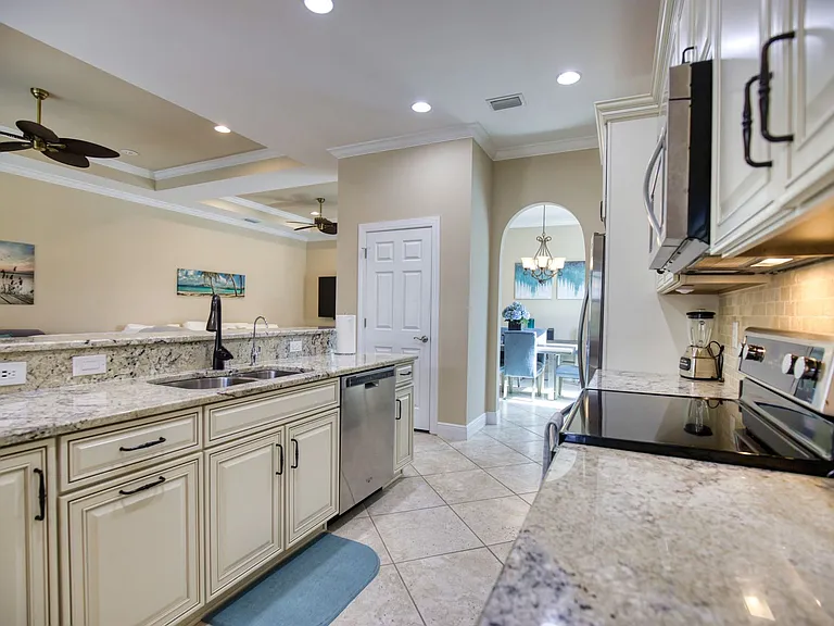 116 Pesaro Dr — Photo 23