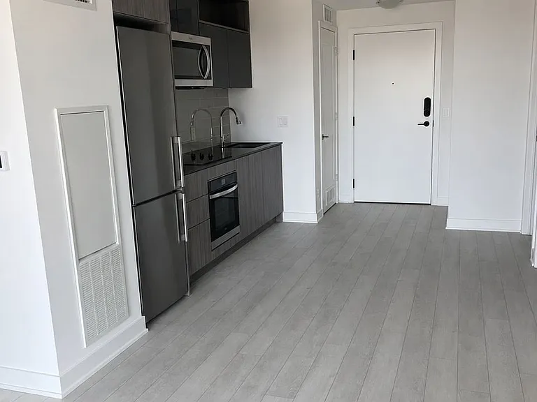 70 Princess St E #1409 — Photo 3