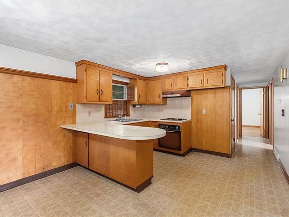 5th image of 1 Woodlawn Ave
