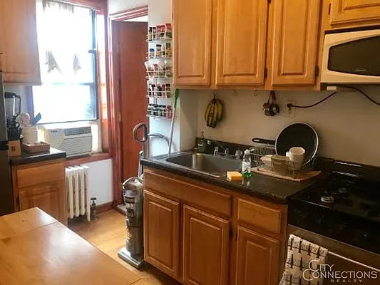 Rented by City Connections Realty | media 18