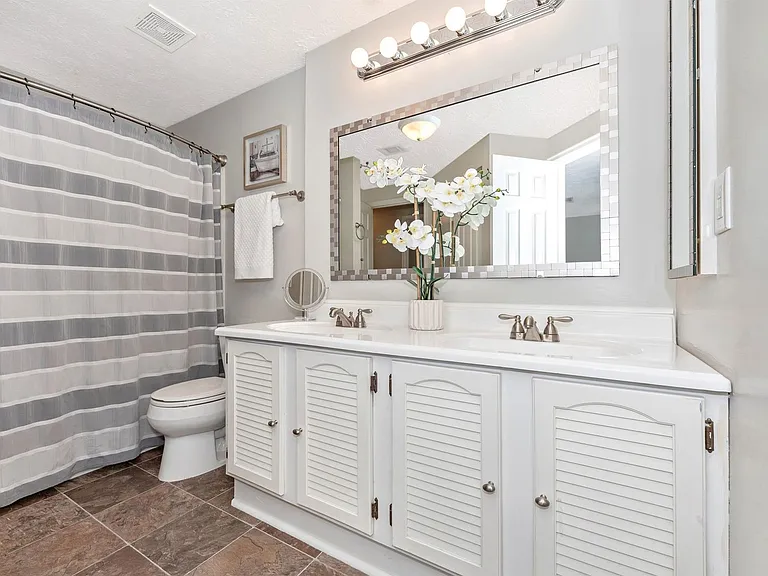 802 Stratford Way #K — Photo 32