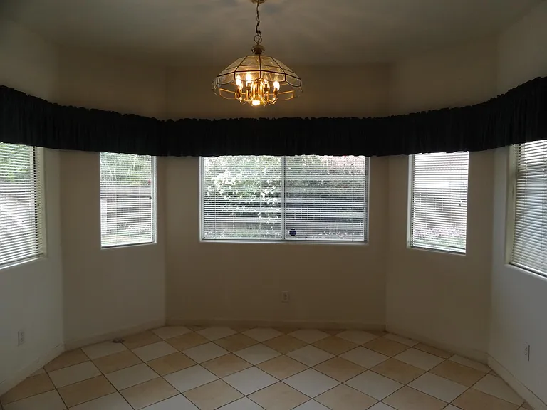 1852 Loma Linda Cir — Photo 9
