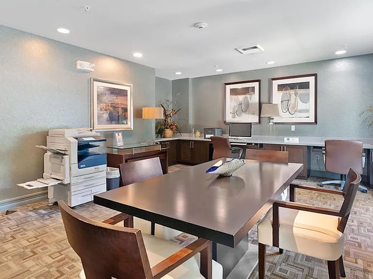 2421 NE 65th St #506 — Photo 4