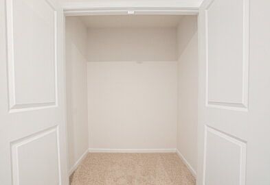 3rd image of 206 Wall St