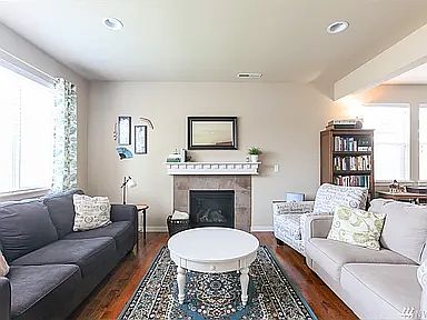 3rd image of 3351 52nd Ave E