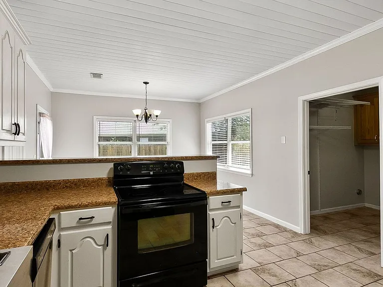 4310 Revere Way — Photo 10