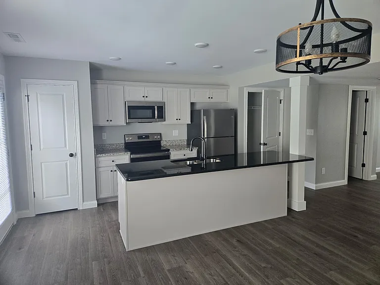 2499 Virginia Ave #7 — Photo 6