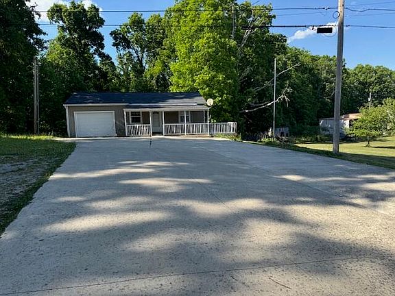 5th image of 2831 E Williamsburg St