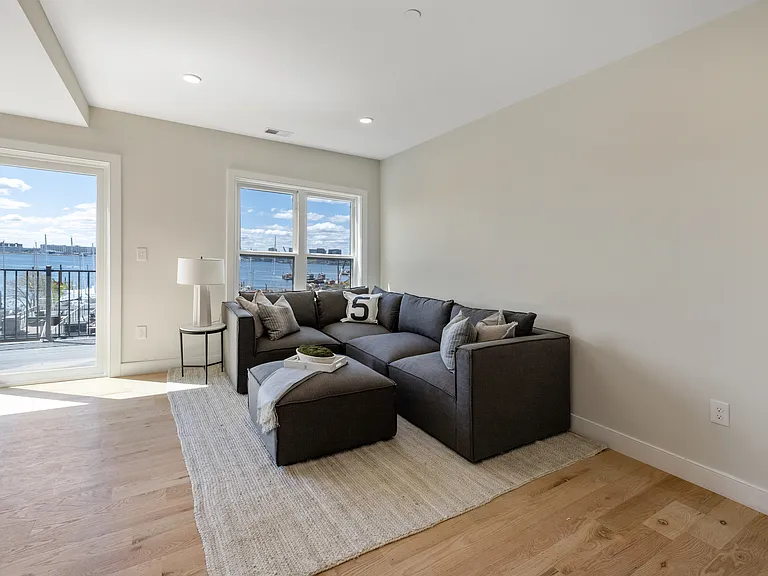 277 Webster St #3 — Photo 11