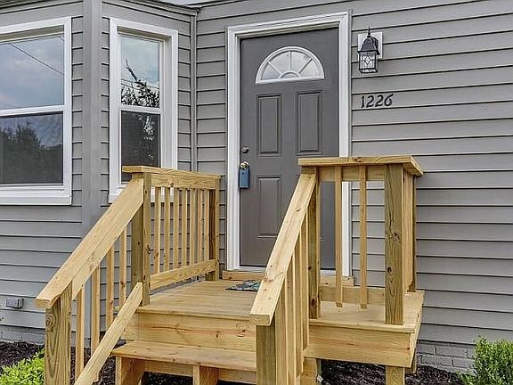 Front Door/ 3 Step Patio