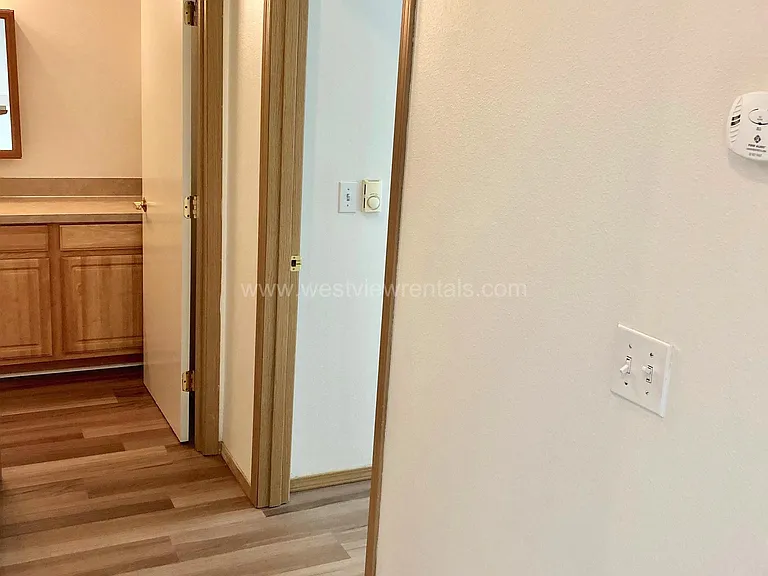 524 32nd St #205 — Photo 9