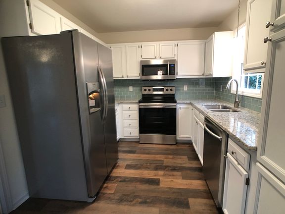 4th image of 181 Rosehaven Ct SE