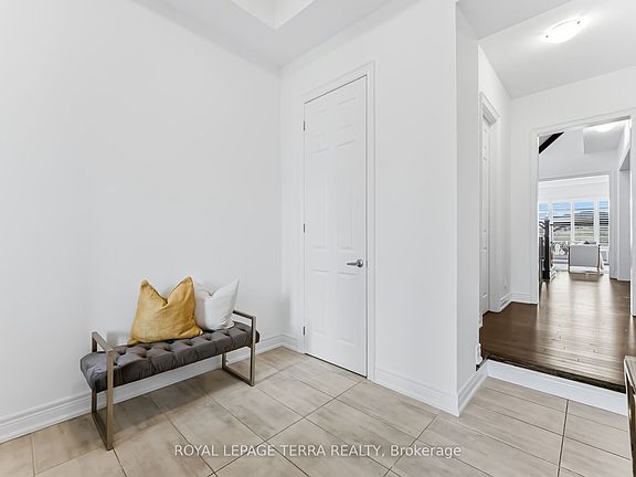 5th image of 11 Lockton St