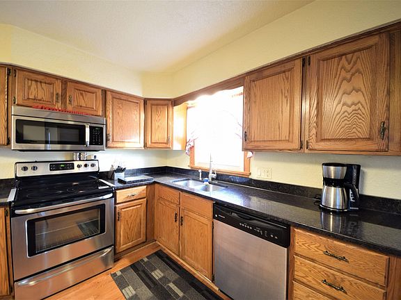 5th image of 6624 Clovercrest Dr