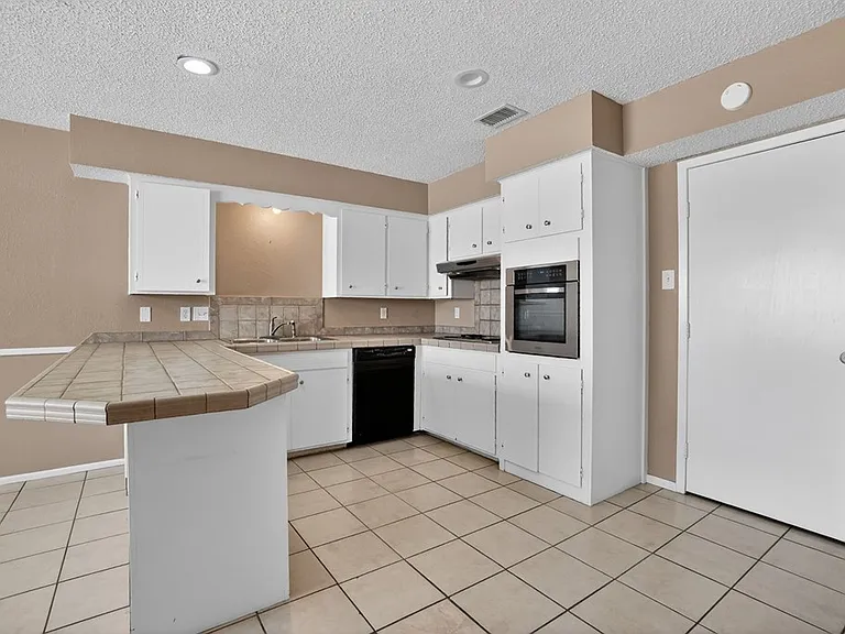 2615 Haynes Dr #B — Photo 9