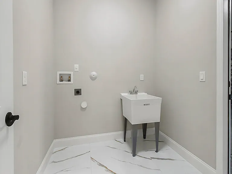 1143 SW Estaugh Ave — Photo 36