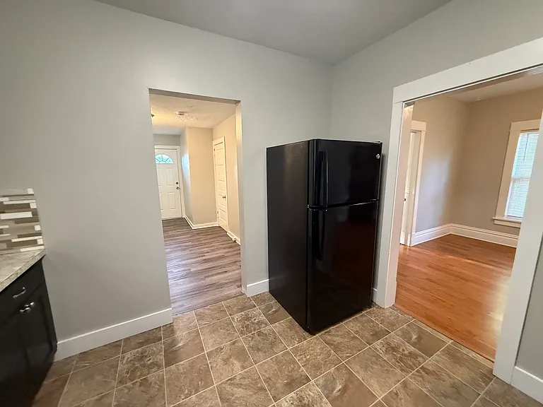 2936 Earle Ave SW — Photo 4