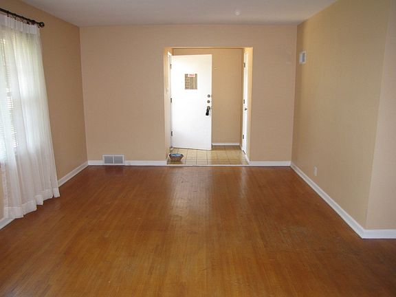 4th image of 622 Catherine St