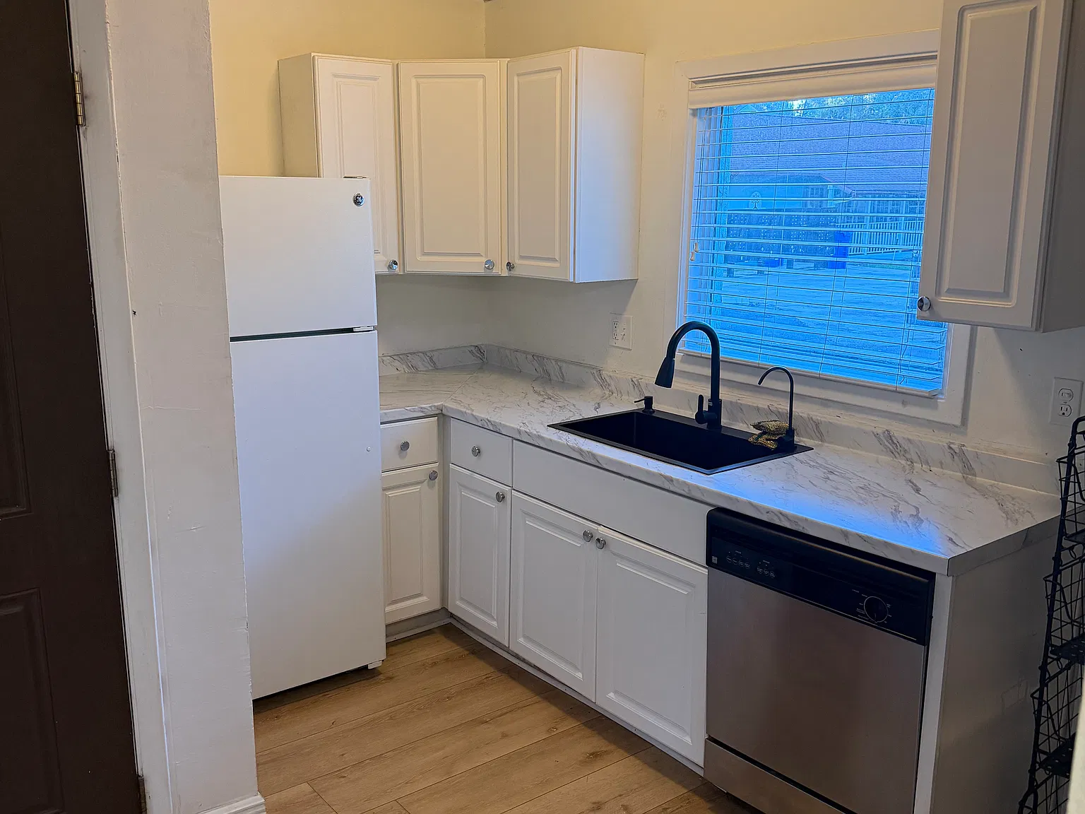 2 bed, 1.5 bath, 1012 sqft, $2,100 — Photo 1