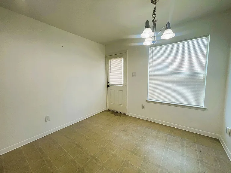 1410 Danby Heath Ln — Photo 14