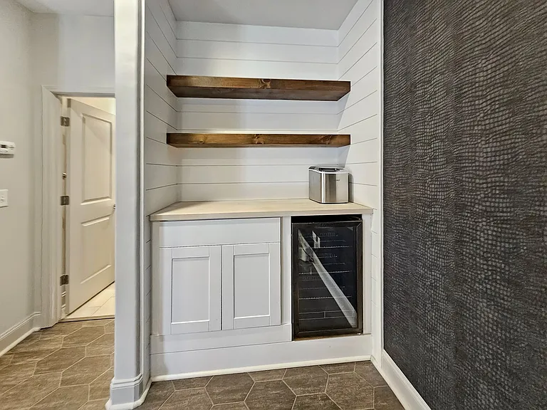 2142 Coventry Dr — Photo 41