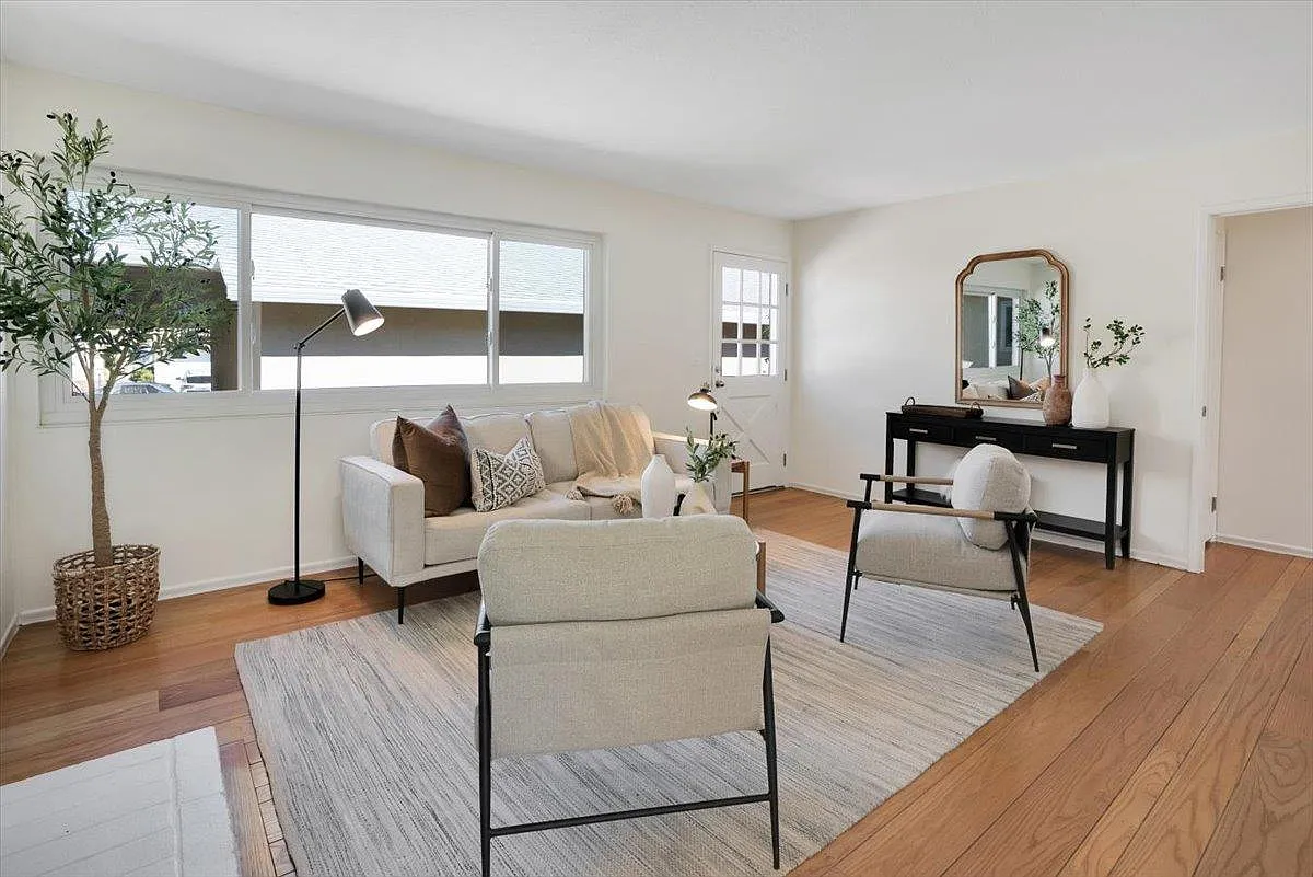 2 bed, 851 sqft, $3,150 — Photo 4