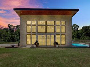 10429 Longstreet Rd, Willis, TX 77318