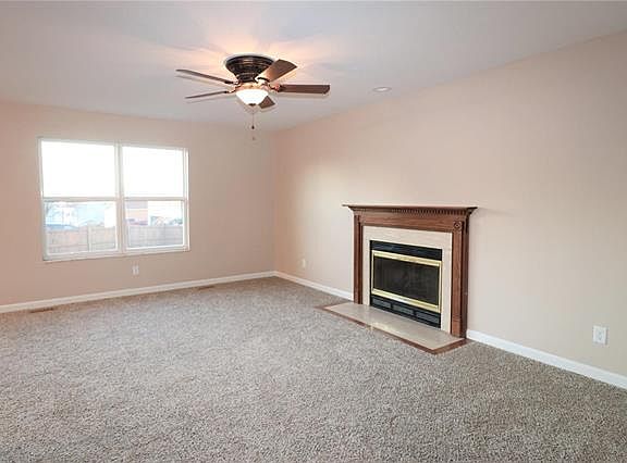 3rd image of 102 Aspencade Cir