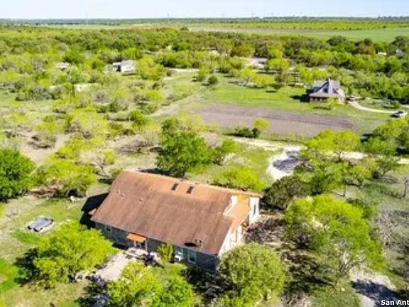 3rd image of 1785 W COUNTY ROAD 381