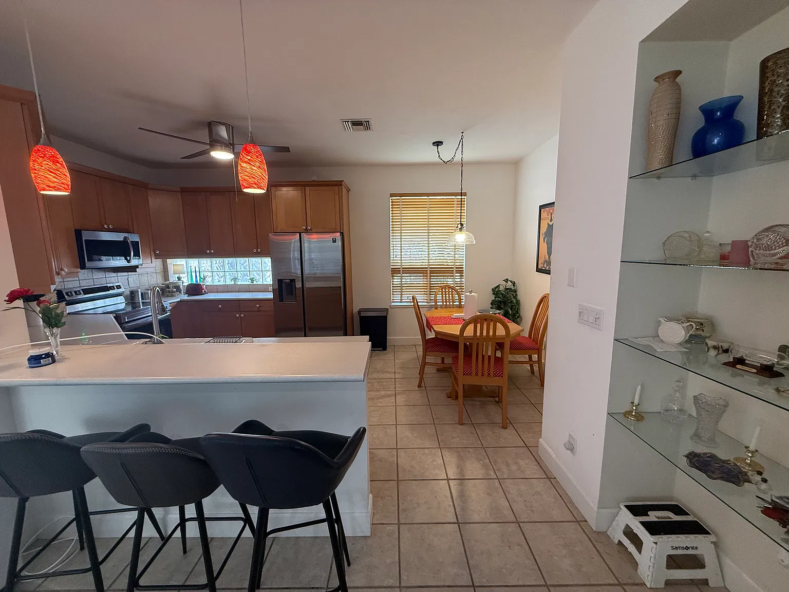 3 bed, 2273 sqft, $3,700 — Photo 4