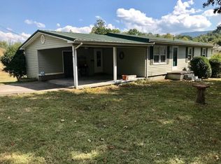 217 E 11th St N, Big Stone Gap, VA 24219