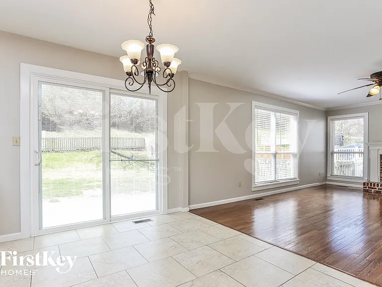 324 Autumn Peak Dr — Photo 5