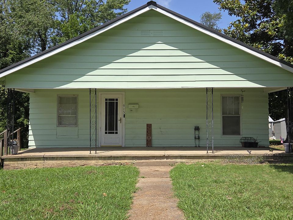 1st image of 915 S 10th St