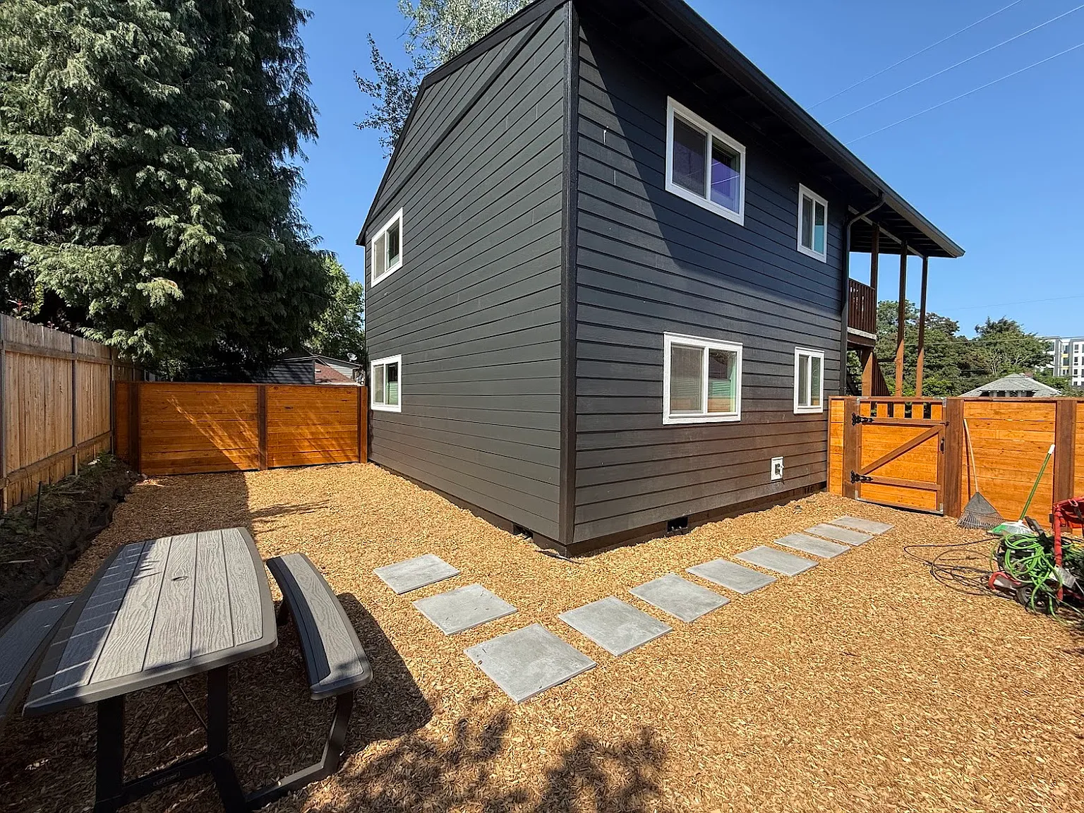 3 bed, 852 sqft, $2,750 — Photo 3