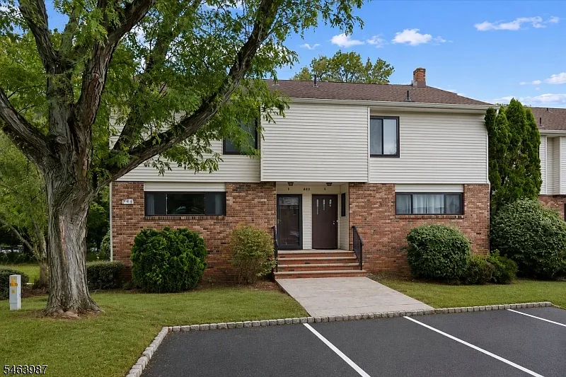 3 bed, 2.5 bath, $3,500 — Photo 1